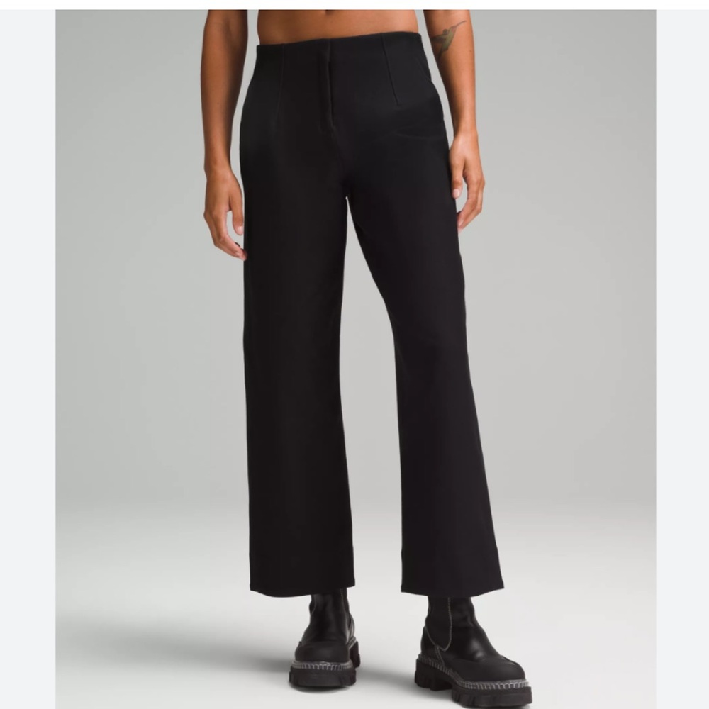 Lululemon Utilitech Straight-Leg Mid-Rise Trouser 7/8 length